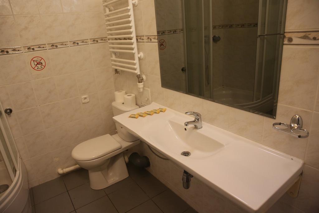 Roskosz Zespol Dworsko Parkowy Bed and Breakfast Biała Podlaska Buitenkant foto